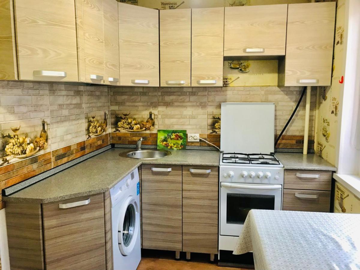 Apartaments In The City Center Karaganda Exterior photo